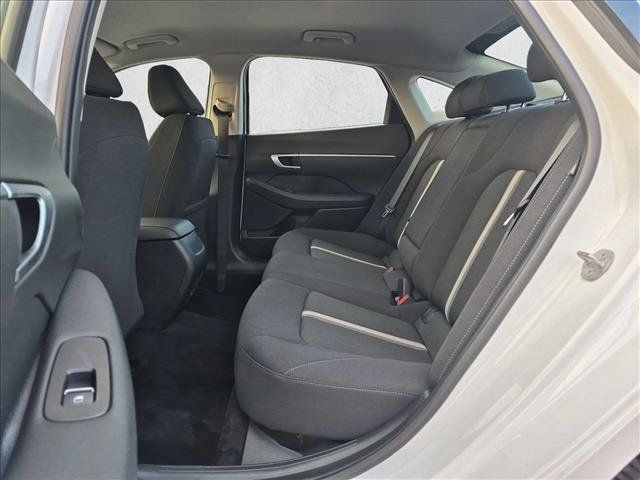 Used 2025 Hyundai Sonata SEL FWD image 17