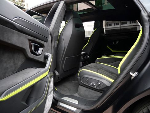 Used 2022 Lamborghini Urus image 20