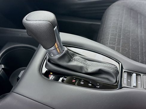 New 2026 Honda HR-V LX image 17