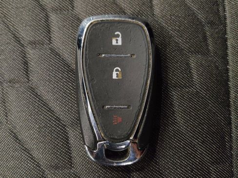 Used 2021 Chevrolet Equinox LT FWD image 32