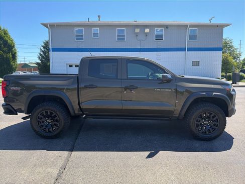 Used 2025 Chevrolet Colorado Trail Boss AWD/4WD image 6