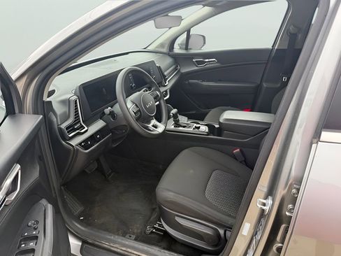 Used 2024 Kia Sportage LX FWD image 5