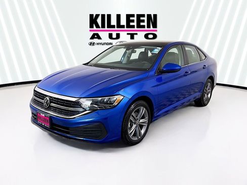 Used 2024 Volkswagen Jetta SE FWD image 3