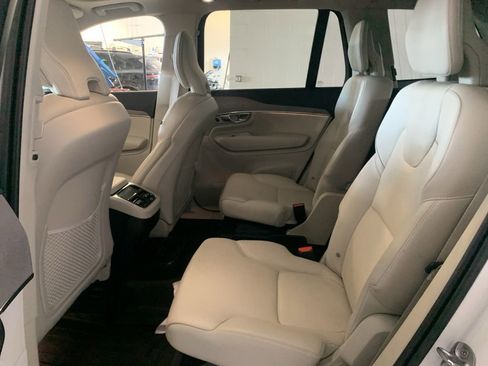 Used 2023 Volvo XC90 B6 Plus image 21