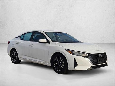 Used 2024 Nissan Sentra SV image 3