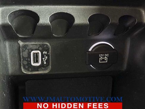 Used 2019 Jeep Cherokee Limited AWD/4WD image 39