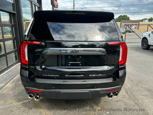 Used 2023 GMC Yukon Denali Ultimate AWD/4WD image 3