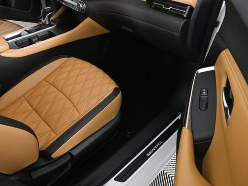 Used 2020 Nissan Sentra SV w/ SV Premium Package image 21