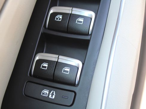 Certified 2025 Kia Sorento EX FWD image 21