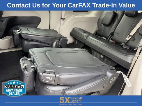 Used 2022 Chrysler Pacifica Touring-L FWD image 29