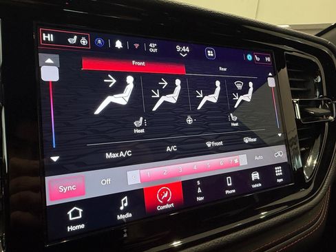 Used 2025 Dodge Durango GT AWD/4WD image 19