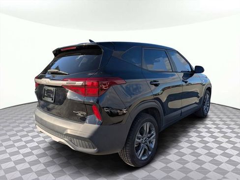 Used 2023 Kia Seltos LX image 4