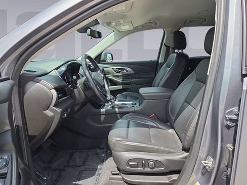 Used 2021 Chevrolet Traverse RS AWD/4WD image 10
