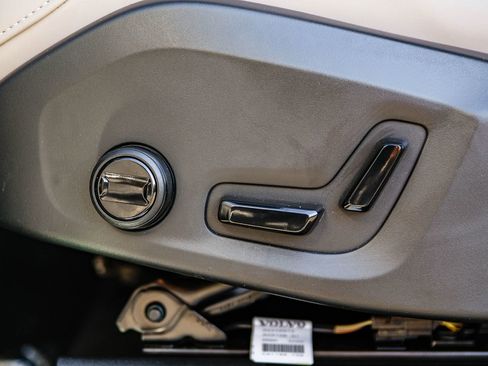 Certified 2026 Volvo XC90 B6 Plus w/ Protection Package image 25