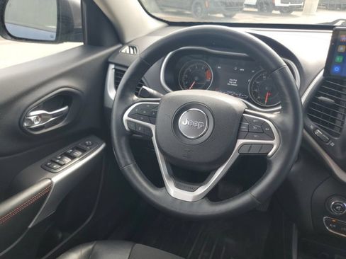 Used 2018 Jeep Cherokee Trailhawk w/ Comfort/Convenience Group AWD/4WD image 7