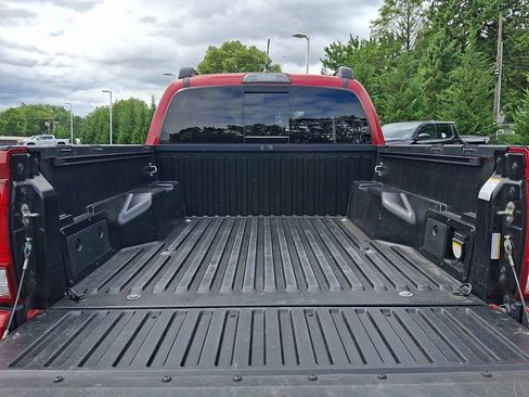 Used 2017 Toyota Tacoma TRD Sport w/ Tow Package (A/T) AWD/4WD image 27
