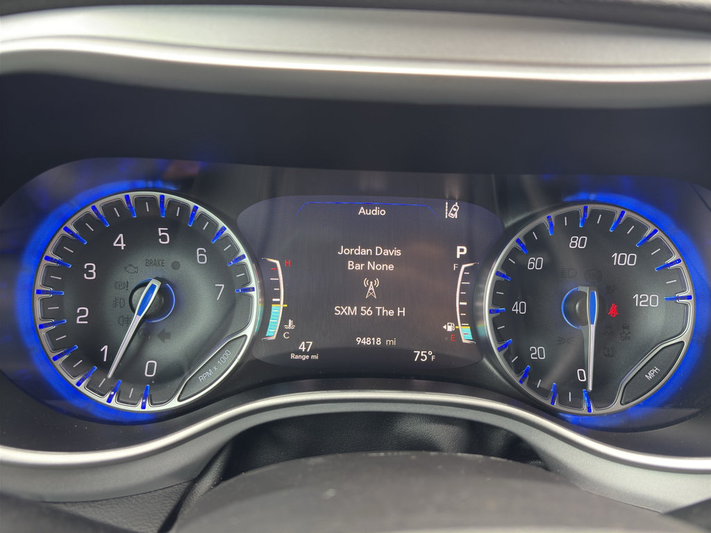 Used 2024 Chrysler Pacifica Touring FWD image 20