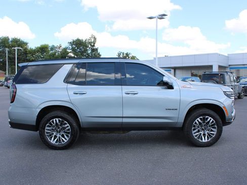 Used 2025 Chevrolet Tahoe Z71 w/ Comfort Package AWD/4WD image 11