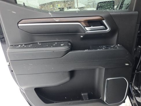 Used 2025 GMC Sierra 1500 SLT image 40