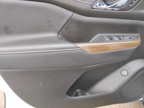 Used 2022 GMC Acadia SLE w/ Driver Convenience Package image 15