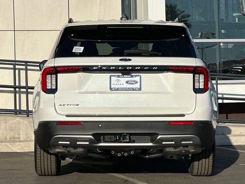 New 2026 Ford Explorer Active w/ Active Comfort Package image 4