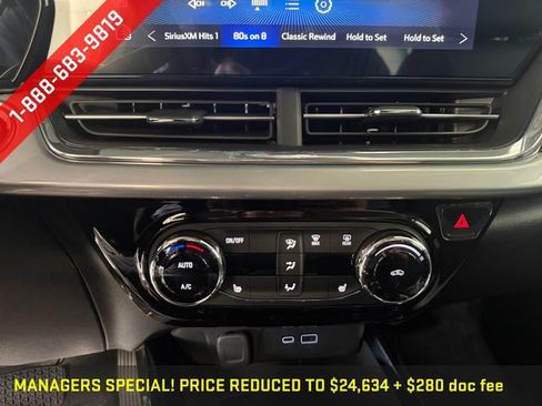 Used 2026 Chevrolet Trax LT w/ Midnight Edition FWD image 5