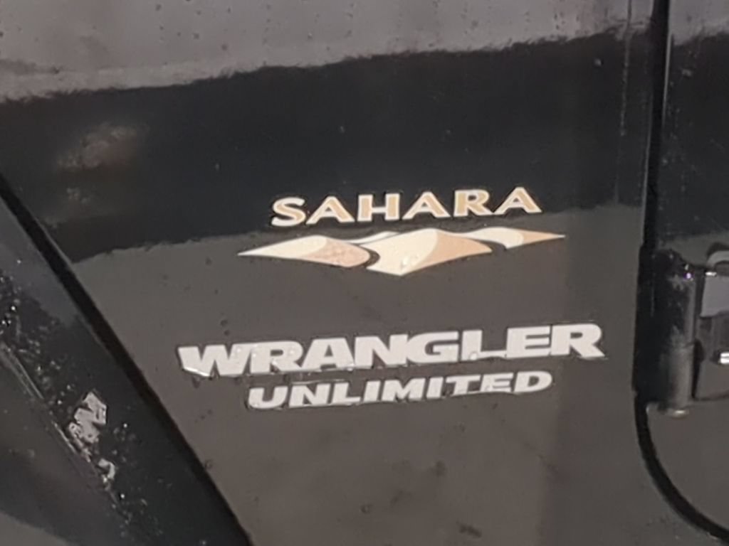 Used 2012 Jeep Wrangler Unlimited Sahara AWD/4WD image 16