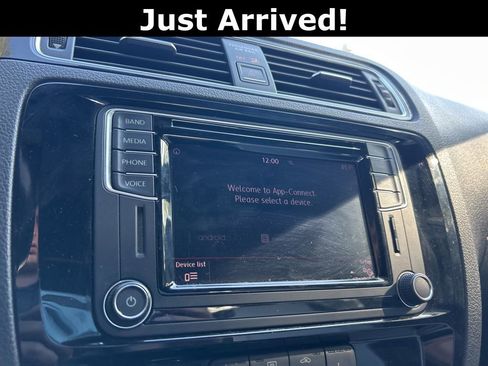 Used 2016 Volkswagen Jetta Sport image 22