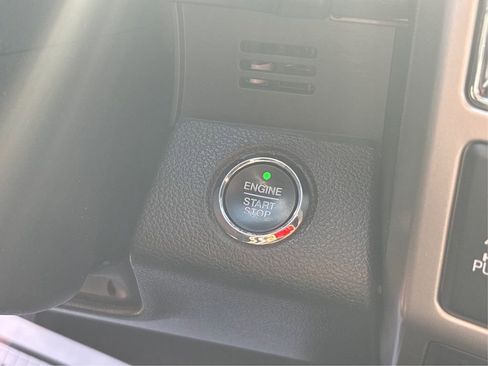 Used 2018 Ford F150 Lariat w/ Equipment Group 502A Luxury image 33