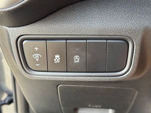 Certified 2023 Kia Soul LX w/ LX Technology Package FWD image 24