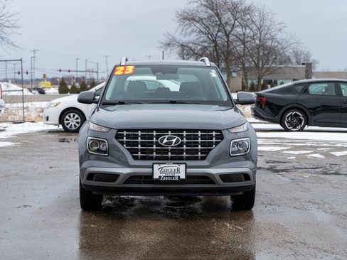 Certified 2023 Hyundai Venue SEL image 2