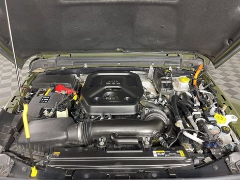 Used 2024 Jeep Wrangler Unlimited image 32