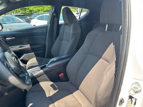 Used 2019 Toyota C-HR LE FWD image 15