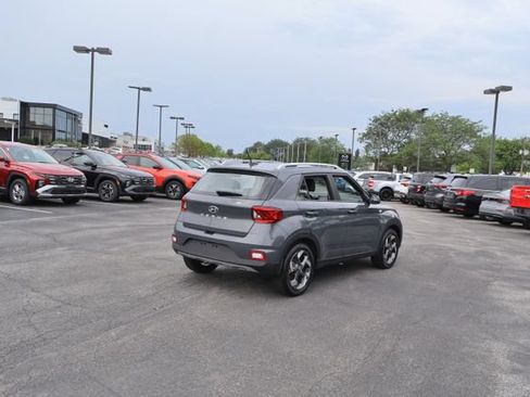 Used 2023 Hyundai Venue SEL w/ Cargo Package FWD image 7