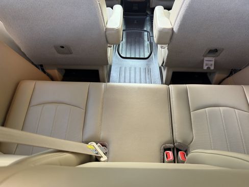 Used 2008 Buick Enclave CXL w/ Entertainment Package #2 FWD image 17
