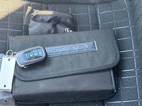 Used 2024 Honda HR-V LX image 9