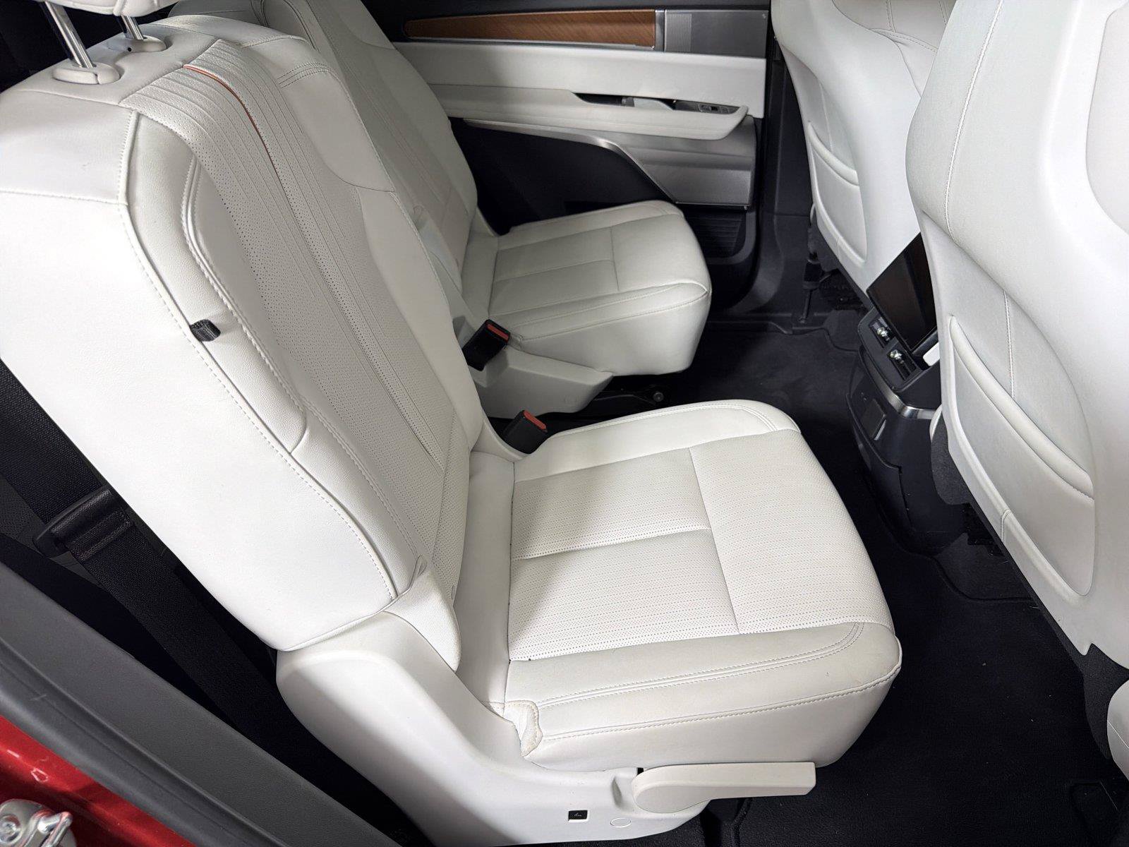 Certified 2026 Cadillac Vistiq Sport AWD/4WD image 14