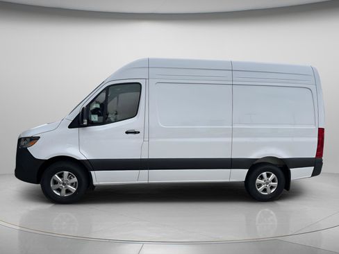 Certified 2024 Mercedes-Benz Sprinter 2500 image 2