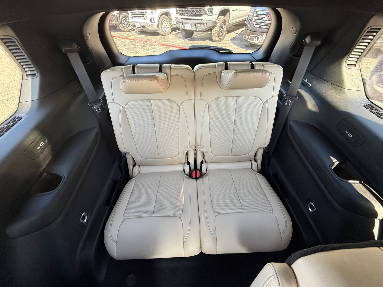 Used 2023 Jeep Grand Cherokee L Limited w/ Luxury Tech Group II AWD/4WD image 18