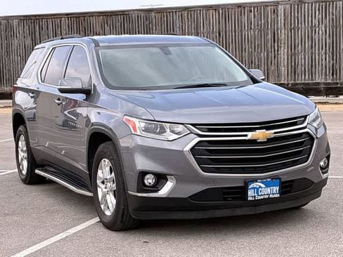 Used 2021 Chevrolet Traverse LT FWD image 8