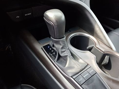 Used 2024 Toyota Camry SE FWD image 14