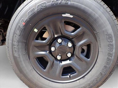 New 2025 Jeep Gladiator Sport image 7