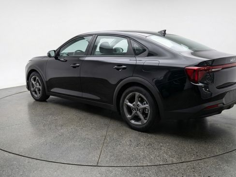 Used 2025 Kia K4 LXS image 6