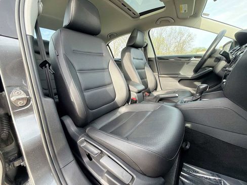 Used 2016 Volkswagen Jetta SEL w/ Lighting Package image 19