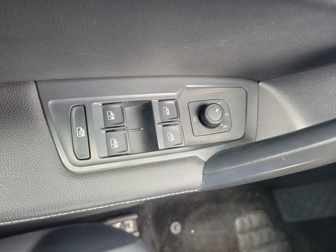 Used 2023 Volkswagen Tiguan S FWD image 21