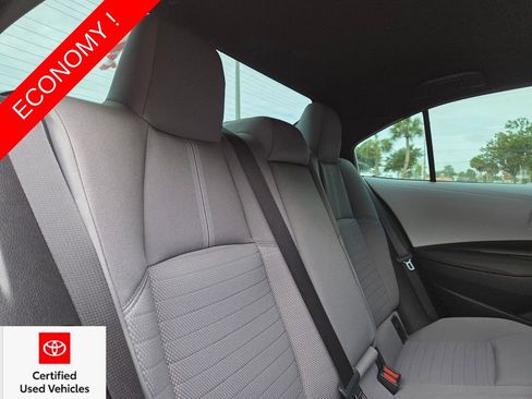 Certified 2025 Toyota Corolla SE FWD image 18
