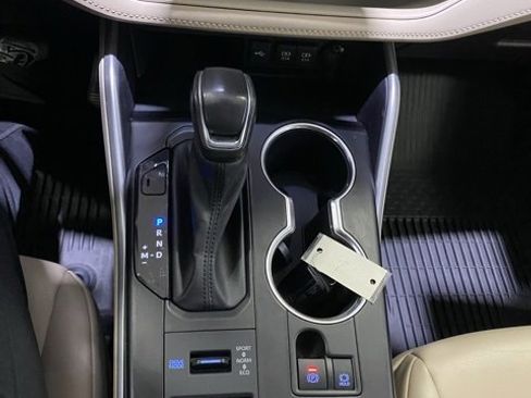 Certified 2021 Toyota Highlander XLE image 23