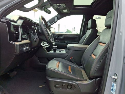 Used 2024 GMC Sierra 1500 AT4 w/ Technology Package AWD/4WD image 10