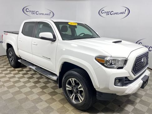Certified 2019 Toyota Tacoma TRD Sport AWD/4WD image 1