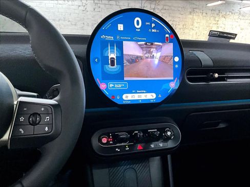 Used 2025 MINI Cooper 2-Door Hardtop image 9